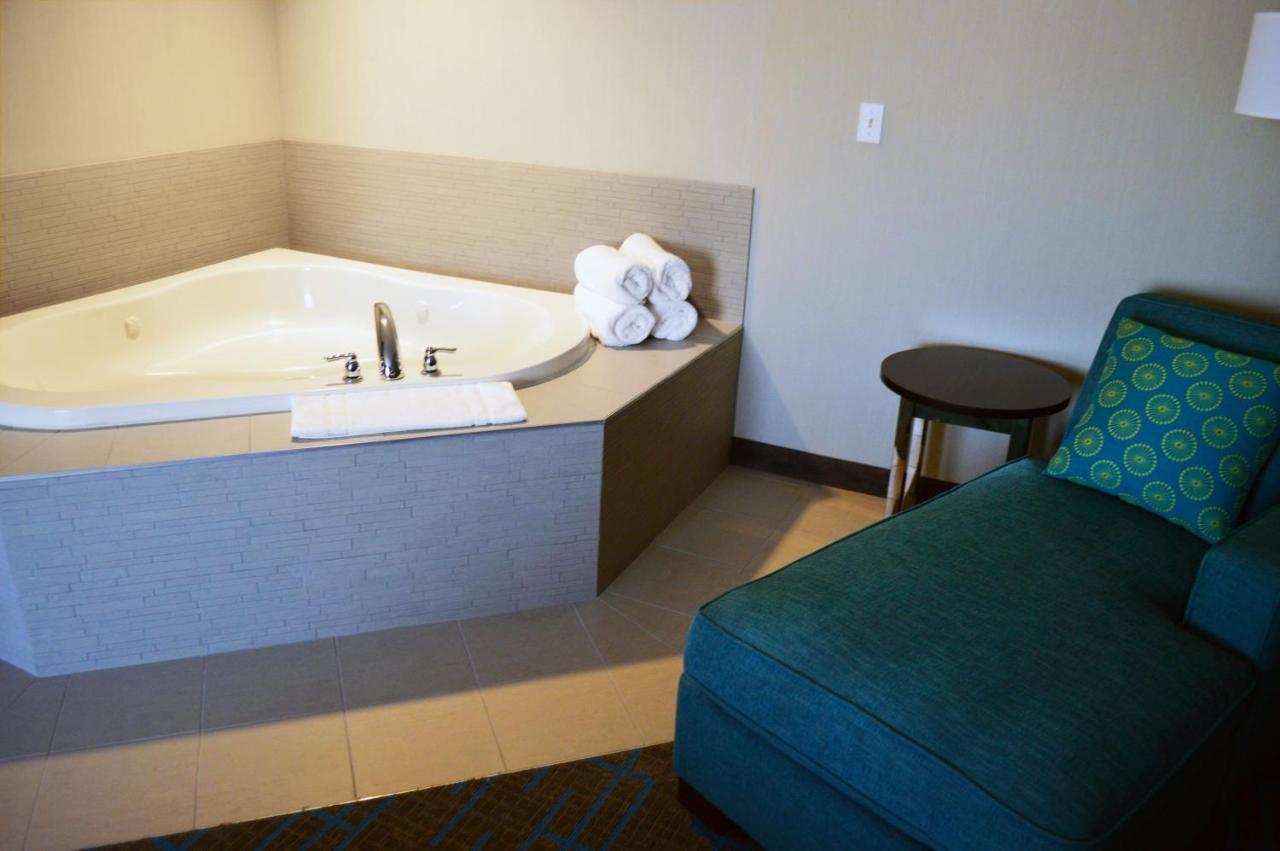 Holiday Inn & Suites Syracuse Airport - Liverpool By Ihg Esterno foto