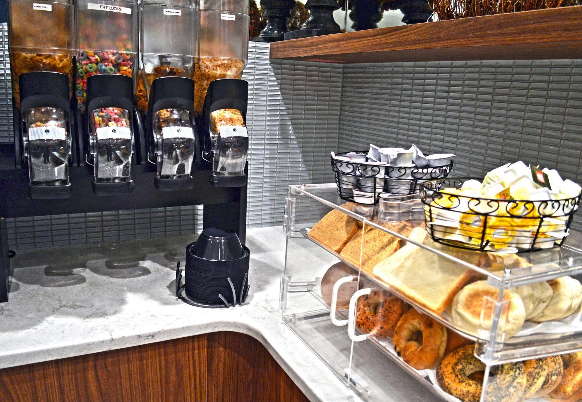 Holiday Inn & Suites Syracuse Airport - Liverpool By Ihg Esterno foto