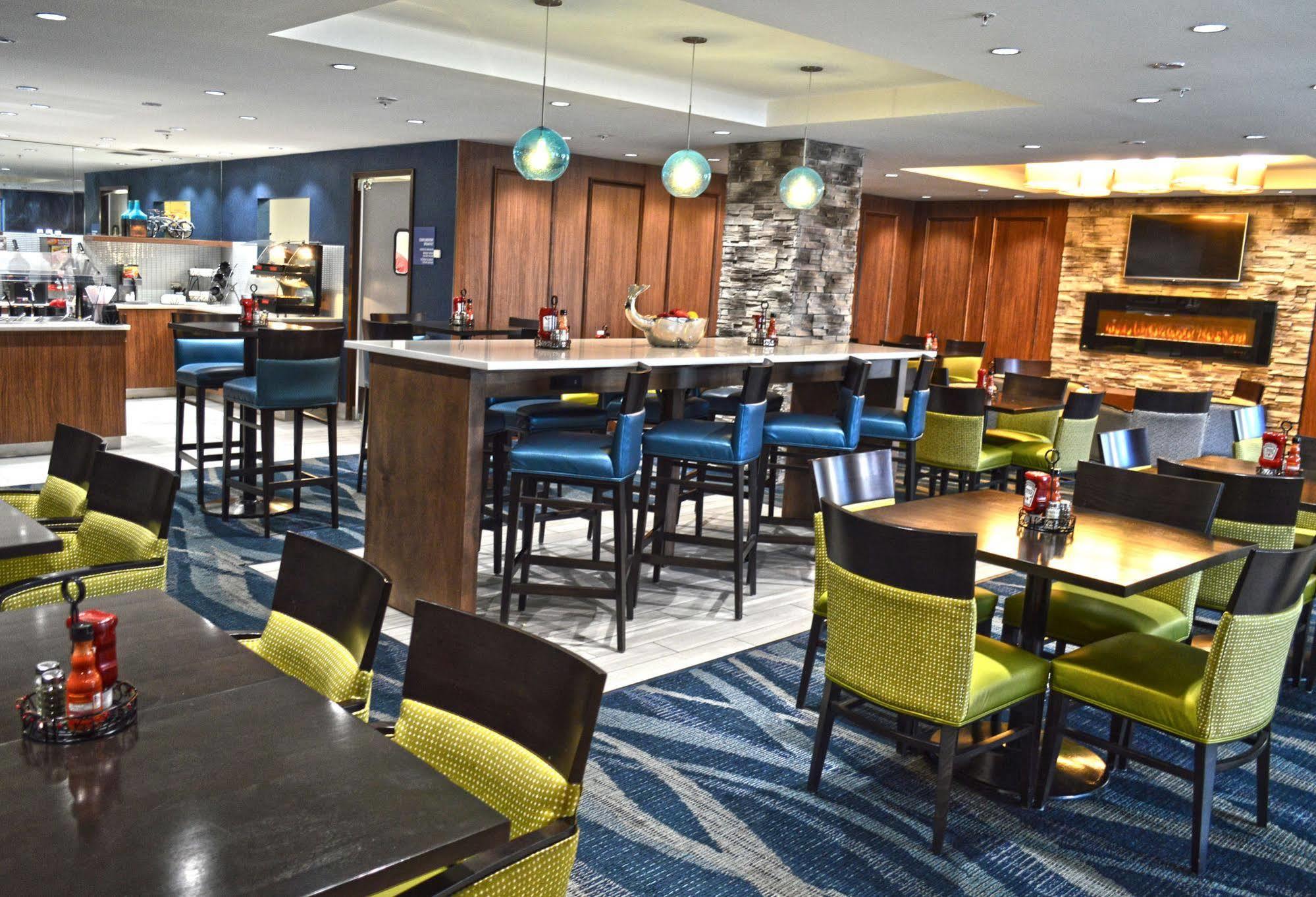 Holiday Inn & Suites Syracuse Airport - Liverpool By Ihg Esterno foto